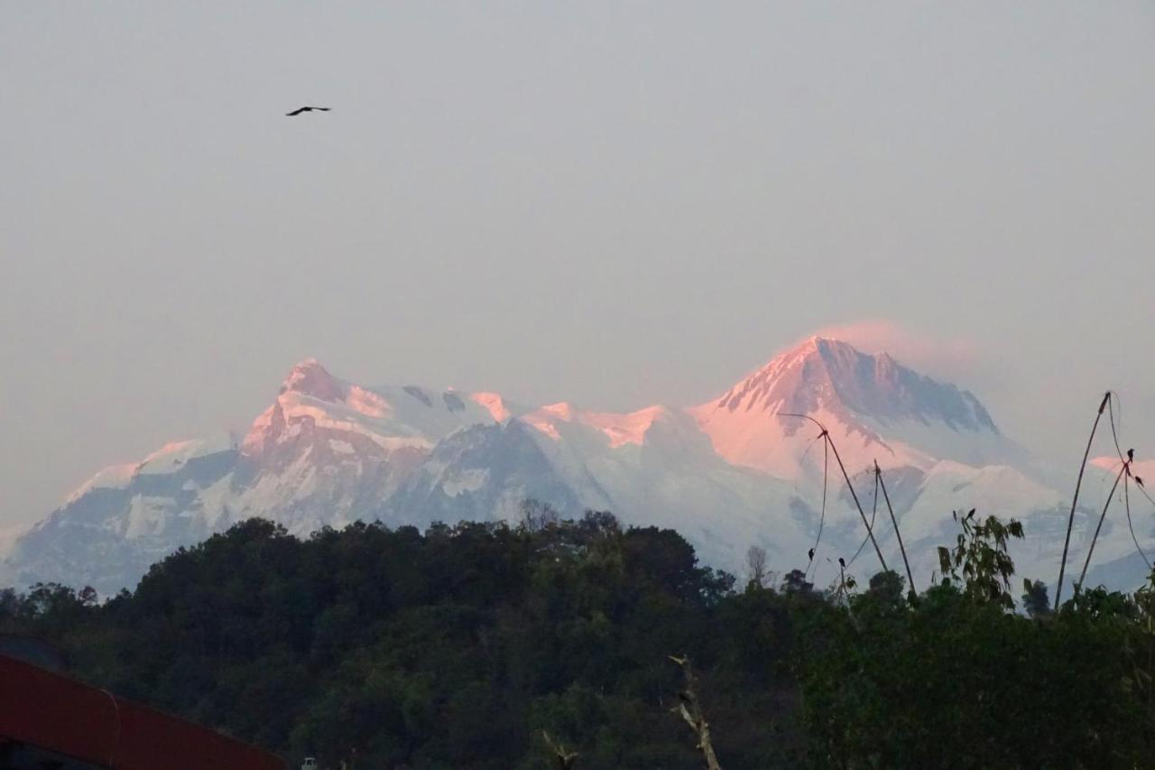 Hotel Karuna Pokhara Zewnętrze zdjęcie
